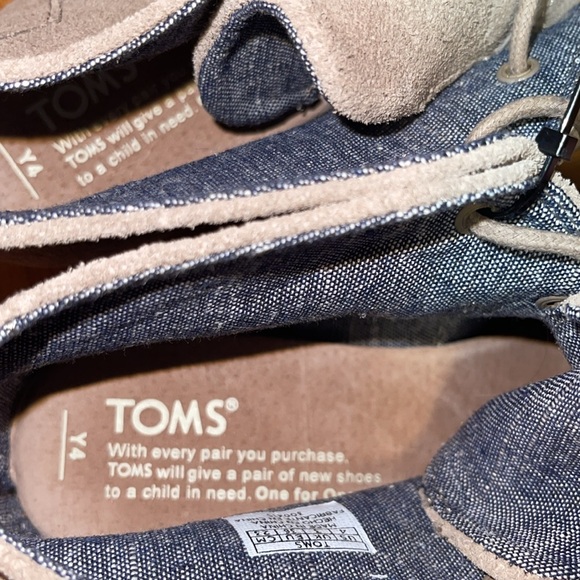 Brand new without tag Size 4Y Toms Girls Desert Wedge Heel Shoes - Picture 6 of 6